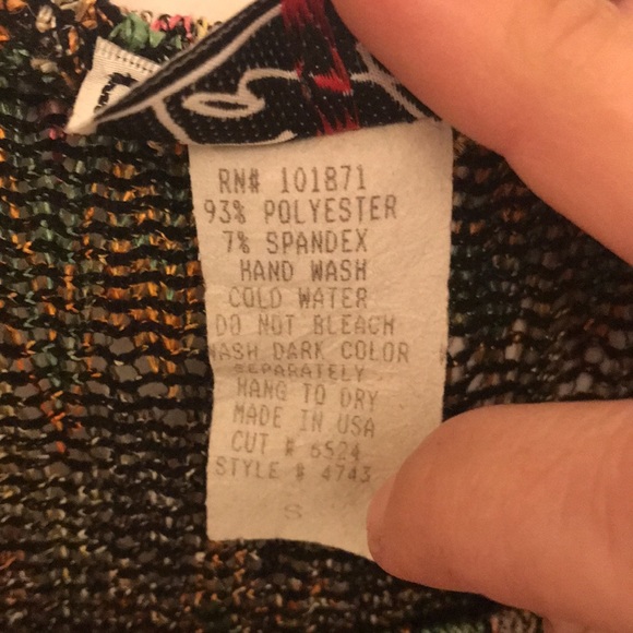 Crop top (s) - Picture 3 of 3